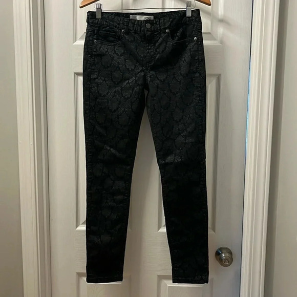 Joe Fresh woman’s black spandex, slim pants - Picture 1 of 8